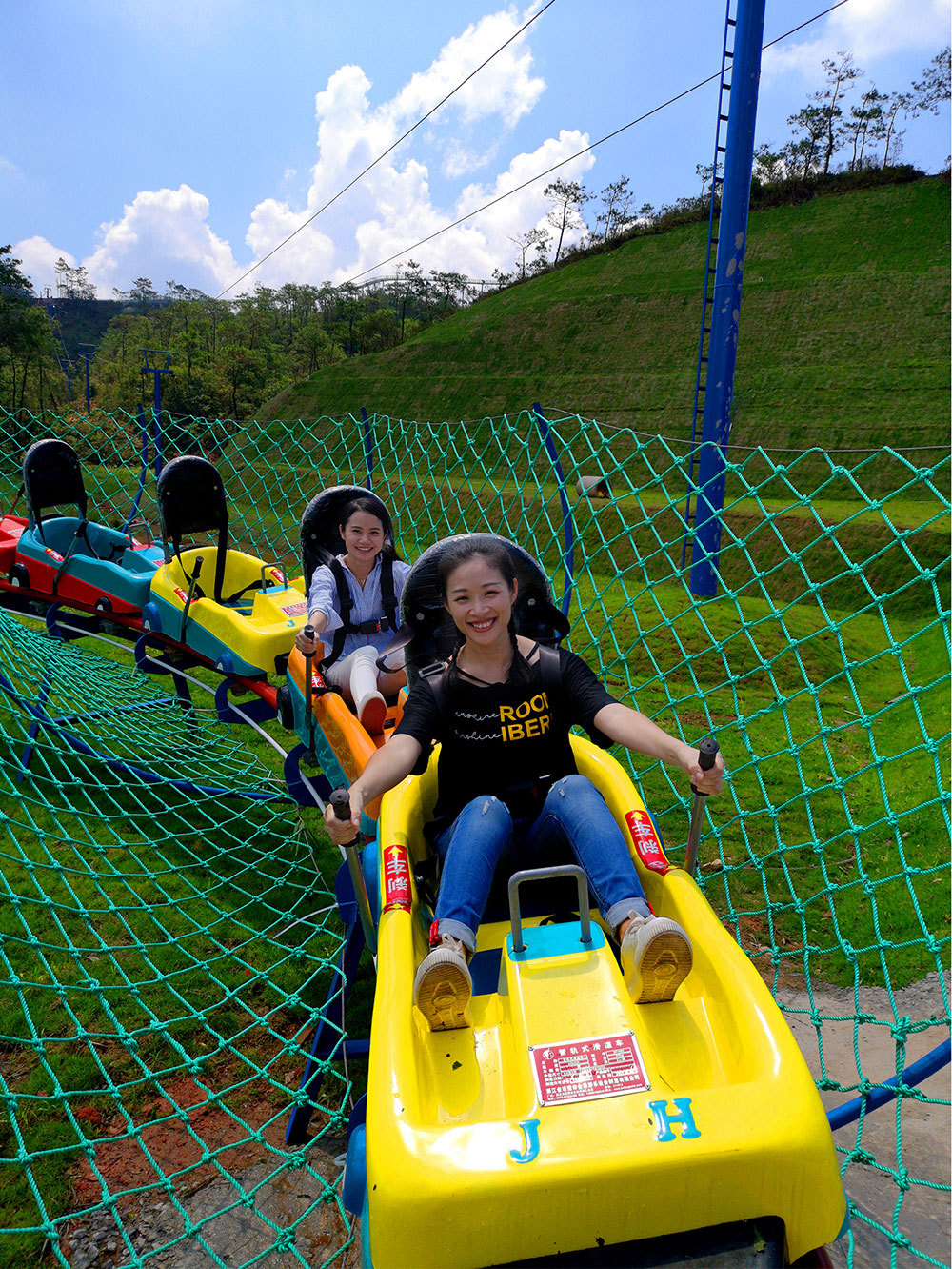铜石岭景区管式滑道